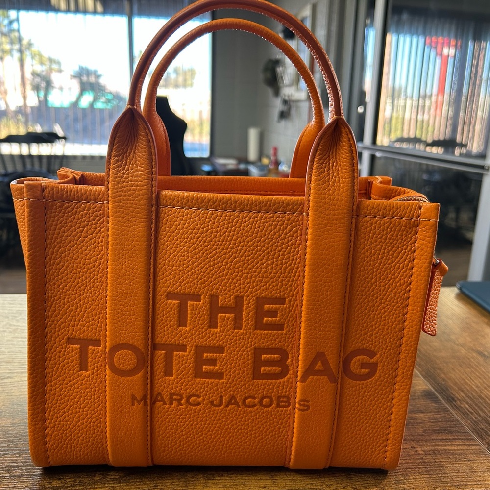 MARC JACOBS SMALL THE TOTE BAG SCORCHED ORANGE